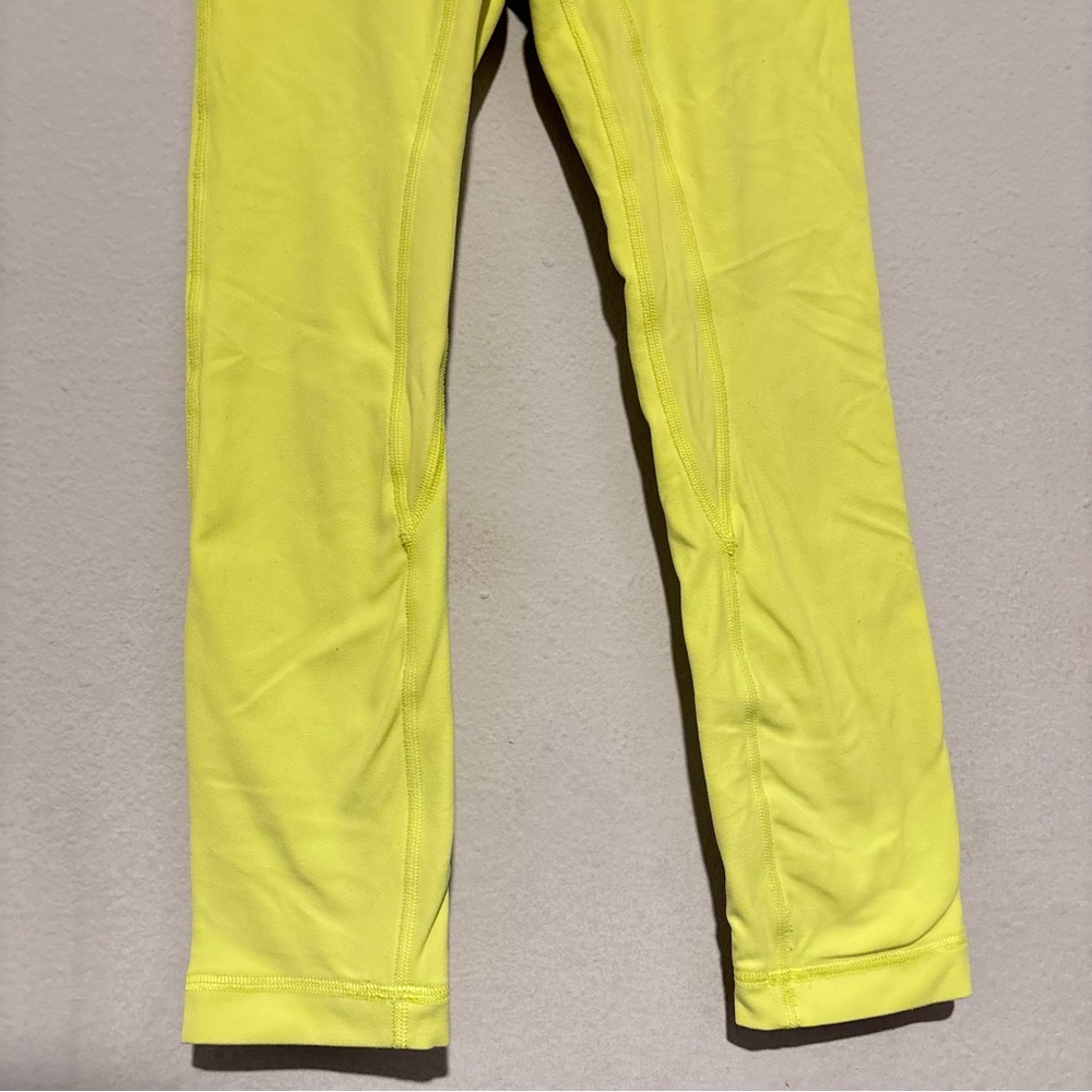 Lululemon Align High-Waisted Trousers, 71 cm
Yellow Streamer - Picture 6 of 15